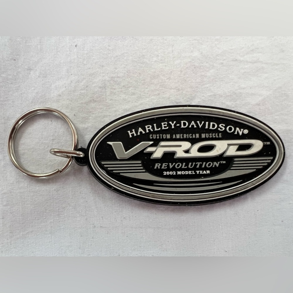 VNTG HARLEY DAVIDSON KEYCHAIN ROD REVOLUTION 2002